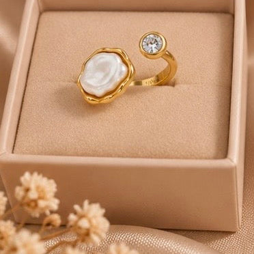 Nacre ring